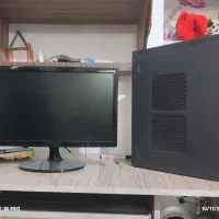 کامپیوتر با مانیتور