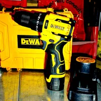 دریل شارژی دیوالت 24 ولت 2باطری