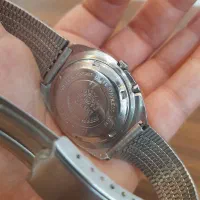 ساعت اورینت عتیقه با بیش از ۸۰ سال قِدمت