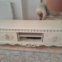 تلوزیون و میز