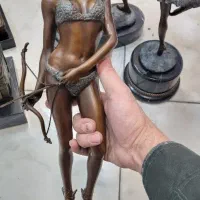 مجسمه های برنزی   هنگ و  امضا دار ظریف|مجسمه، تندیس، ماکت|تهران, فردوسی|دیوار