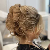 اموزش شنیون درسنندج بااستاد میناقنبرزاده(ازتهران )|خدمات آرایشگری و زیبایی|سنندج, |دیوار