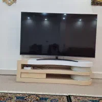 میز زیر تلویزیون