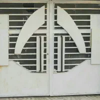 درب حیاط در حد نو در بندر دیر