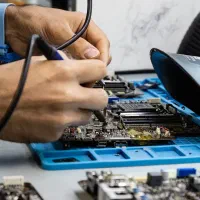 نصب ویندوز/بازی/نرم افزار/سخت افزار در محل