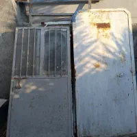 درب حیاط و درب اتاق