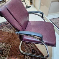 فروش دو عدد صندلی کنفرانس چرمی راد سیستم