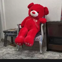 عروسک خرسی قرمز