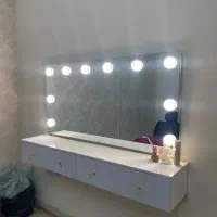 آینه کنسول میکاپ و گریم|آرایشگاه و سالنهای زیبایی|مشهد, وکیلآباد|دیوار