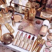 به یک فروشنده خانم نیازمندیم