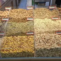 غرفه آجیل فروشگاه زنجیره ای نجم خاور میانه