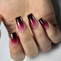 کاشت و ترمیم ناخن (تخفیف روز زن تا یلدا)۳۰٪ تا ۵۰٪