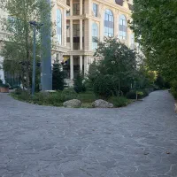 ۵۰۰ متر ویلایی در صحرای نارون تهاتر با آپارتمان