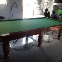 یک کارتن گچ دو عدد چوب مثلثی و توپ جمع کن