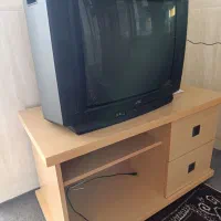 تلوزیون مبدل دیجیتال به همراه میز