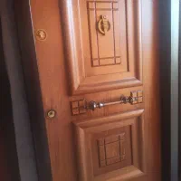 ضدسرقت و در چوبی اتاقی