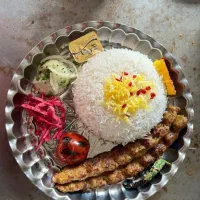 استخدام نیروی آقــا آشپز و خــانم سالن دار