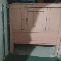 صندوق قدیمی جهت نگهداری موادغذایی وخشک بار