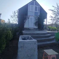 کلبه-سوییسی-لبه-دریا