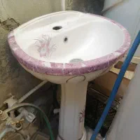 میز مبلی بزرگ یک عدد و کوچک دو عدد و سینک روشویی|مبلمان خانگی و میز عسلی|ارومیه, |دیوار