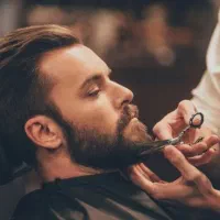 آرایشگر سیار در مسجدسلیمان