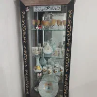 بوفه با وسایل دکوری