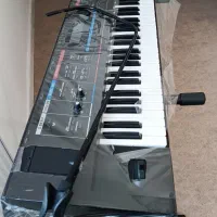 ارگ رولند جونودی آی|پیانو، کیبورد، آکاردئون|گرمی, |دیوار