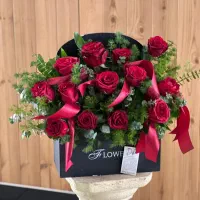 باکس گل و عروسک