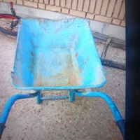 یک گاری (فرقون) نو نو بفروش می‌رسد