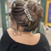 خدمات میکاپ و شنیون عروس و همراهی و آموزش|خدمات آرایشگری و زیبایی|مشهد, کارمندان دوم|دیوار