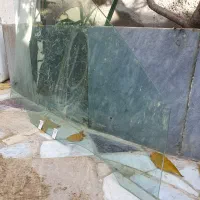 شیشه پراید سمت راننده ( کارخانه ای)