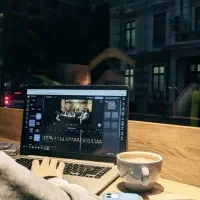 مترجم و آموزگار