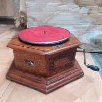 گرامافون قدیمی|کلکسیون اشیاء عتیقه|زنجان, |دیوار