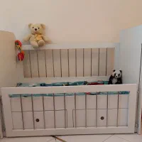تخت کودک بسیار نو