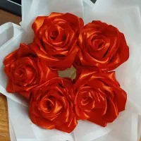 گل روبانی و پروانه