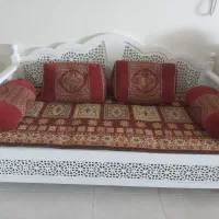 تخت سنتی چوبی سفید