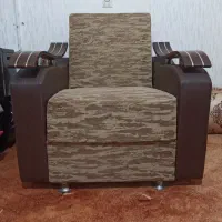 مبل تمیز در حد نو حالت تخت هم میشه