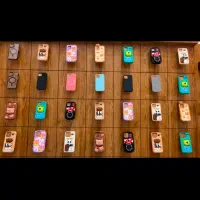 جای قاب گوشی کاملا سالم و نو ۲ عدد در سایز متفاوت|لوازم جانبی موبایل و تبلت|ساری, |دیوار