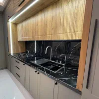 کاشی کار کاشیکاری بین کابینت کف وبدنه