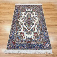 ذرع و نیم دستباف کرم رنگ آکبند