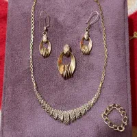 طلا نو  استفاده نشده با ۲۰۰بالای تابلو