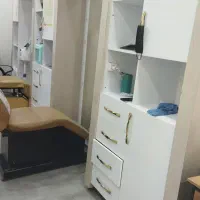 کمد و آینه ارایشگاه