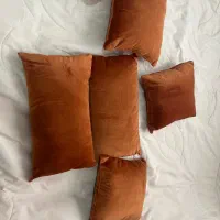 کوسن مسی مخملی و صورتی کرم