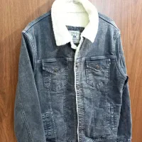 کابشن خلبانی اصل وکت لی و پاییزه|لباس|مهاجران, |دیوار