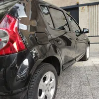 رنو ساندرو اتومات ، مدل ۱۳۹۷