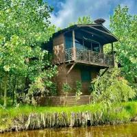 فروش اقامتگاه چوبی در مجتمع اقامتی گردشگری