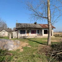 فروش-ویلای-2500-متری-با-دو-واحد-مسکونی-جدا