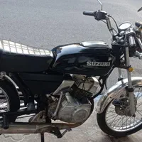 سوزوکی جی پی|موتورسیکلت|صومعه‌سرا, |دیوار