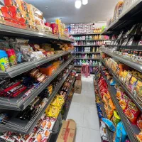 همکار خانم مجرد جهت کار در فروشگاه مواد غذایی