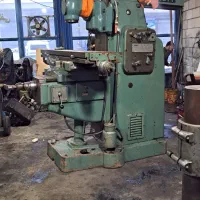 یک دستگاه  فرز  ساخت انگلستان بسیار تمیز و سالم